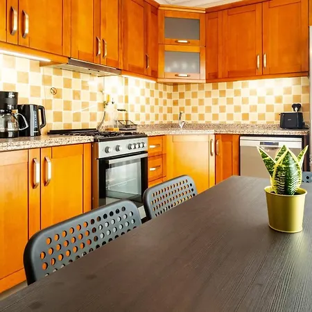 Апартаменты Comfy Flat Near Popular Attractions In Sisli *