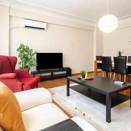 Comfy Flat Near Popular Attractions In Sisli Апартаменты *